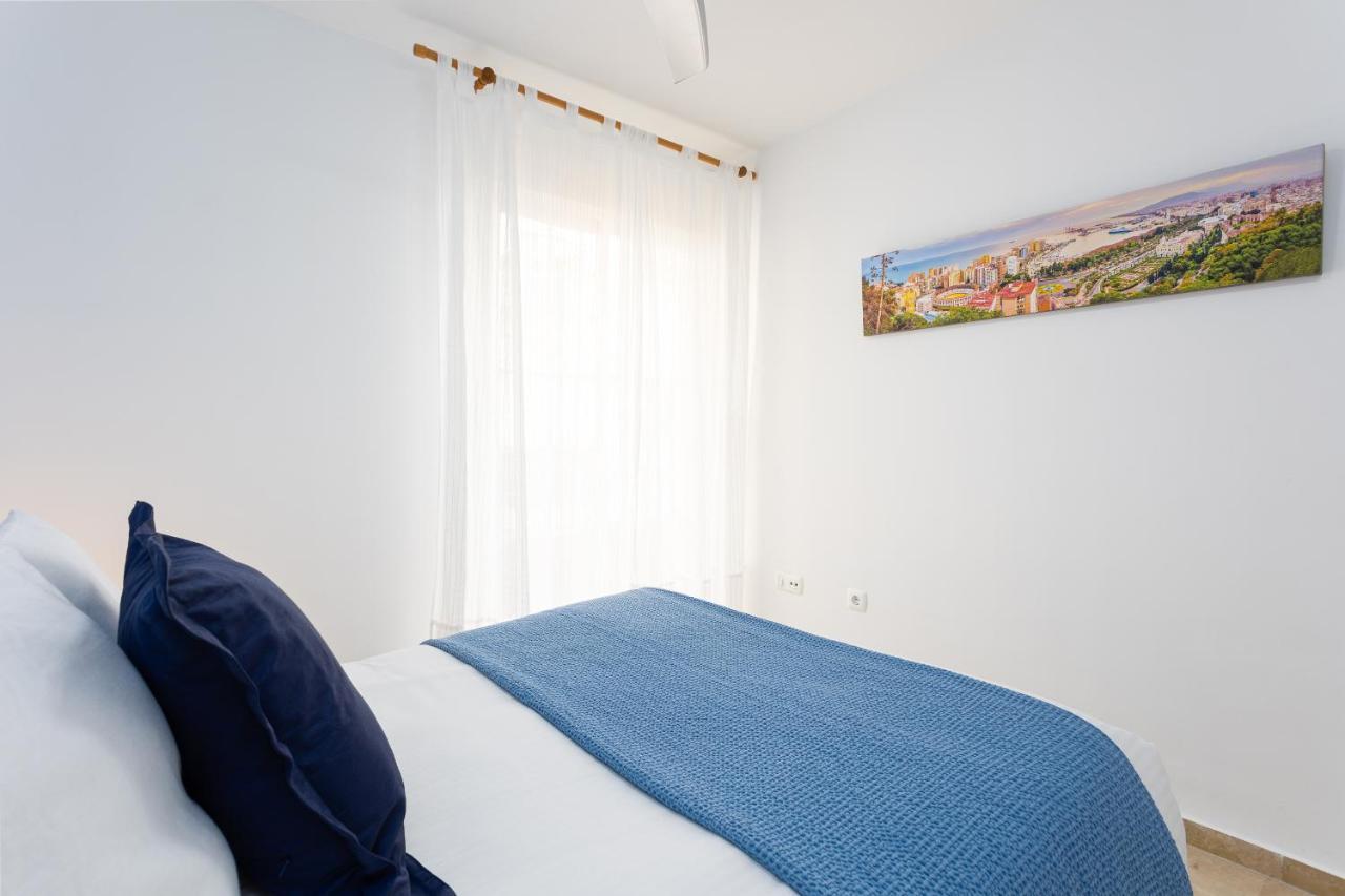 Holidays2Malaga Capuchinos French balconies, private parking, WiFi&Air con Exterior foto