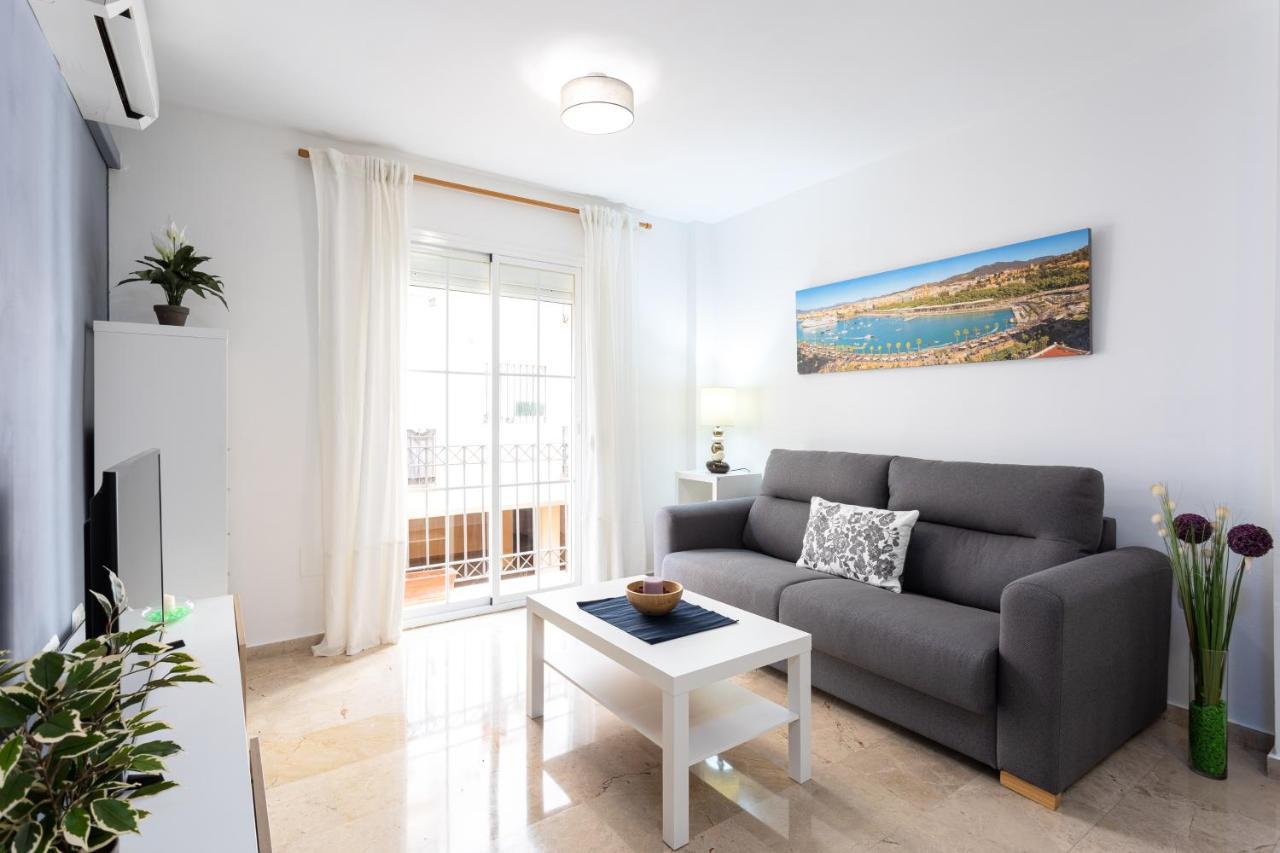 Holidays2Malaga Capuchinos French balconies, private parking, WiFi&Air con Exterior foto