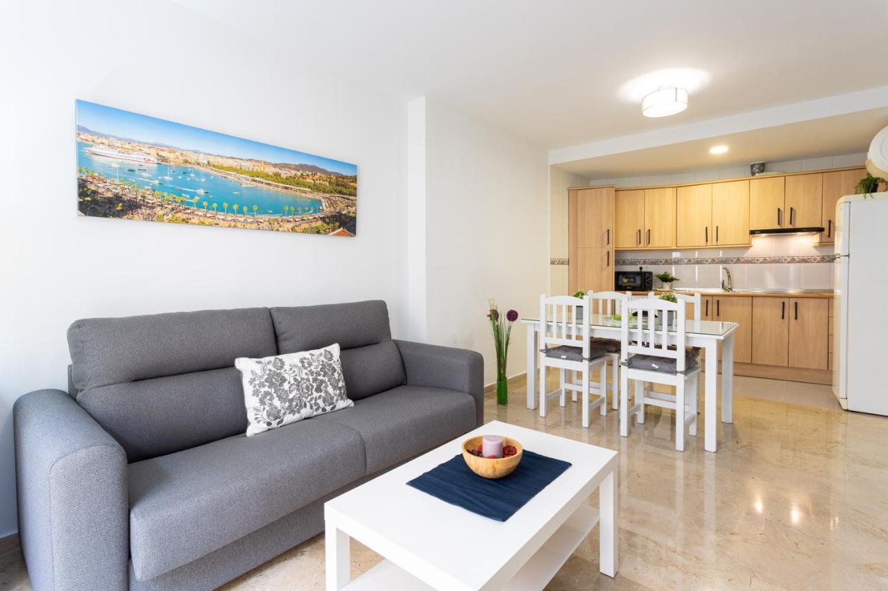 Holidays2Malaga Capuchinos French balconies, private parking, WiFi&Air con Exterior foto