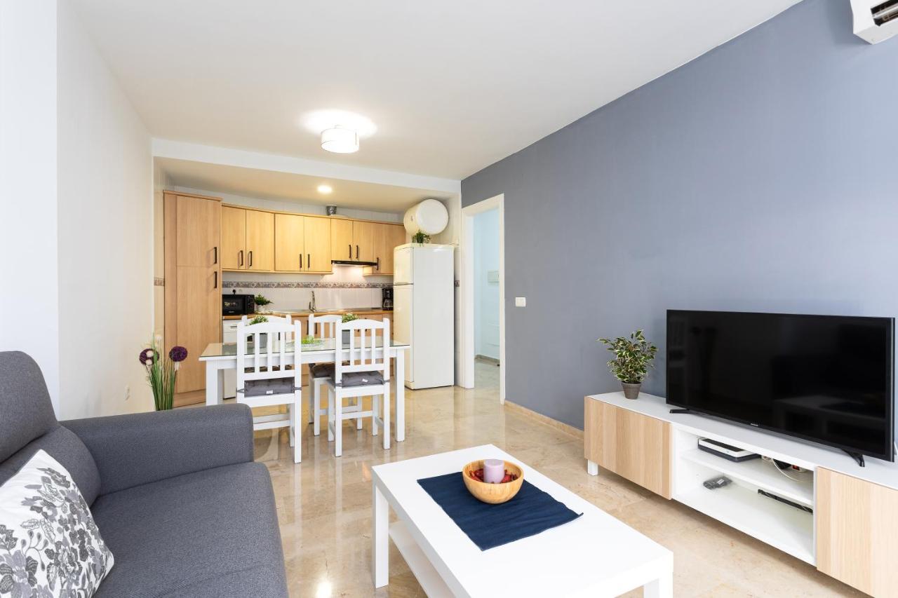 Holidays2Malaga Capuchinos French balconies, private parking, WiFi&Air con Exterior foto